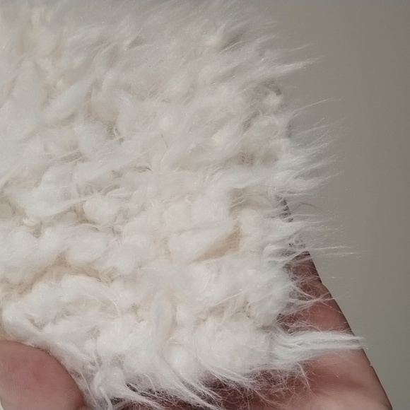 XXI White Faux Fur Mob Wife Statement Jacket - Picture 6 of 16